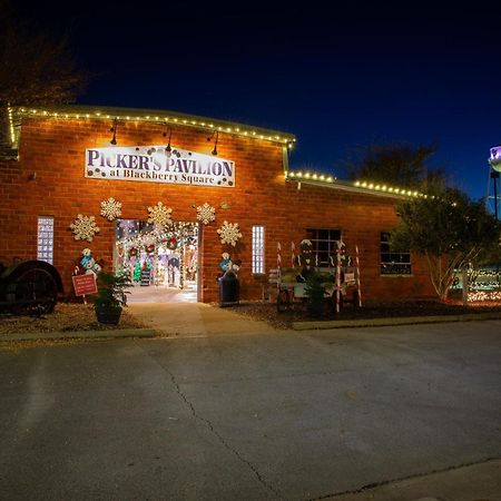 Holiday Inn Express & Suites - Lindale By Ihg Exterior foto