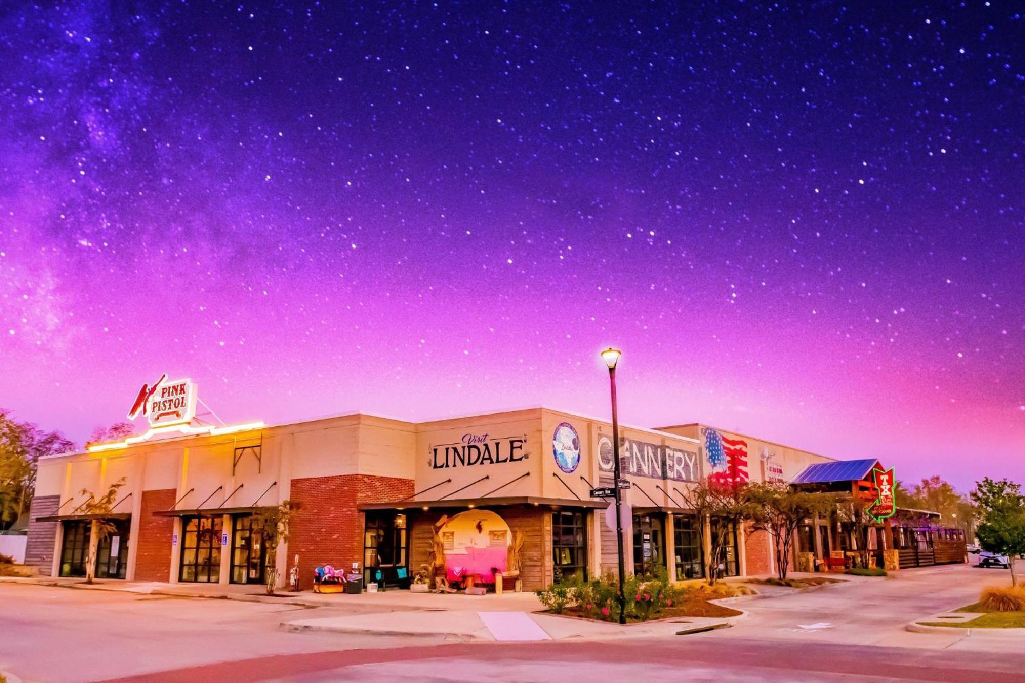 Holiday Inn Express & Suites - Lindale By Ihg Exterior foto